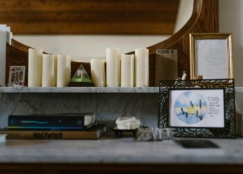 Balancing Your Energy: The Perfect Home Fragrance for Every Zodiac Sign