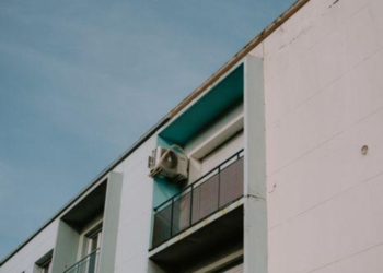 Coastal Living Challenges: How Air Conditioning Solves Unique Temperature Problems